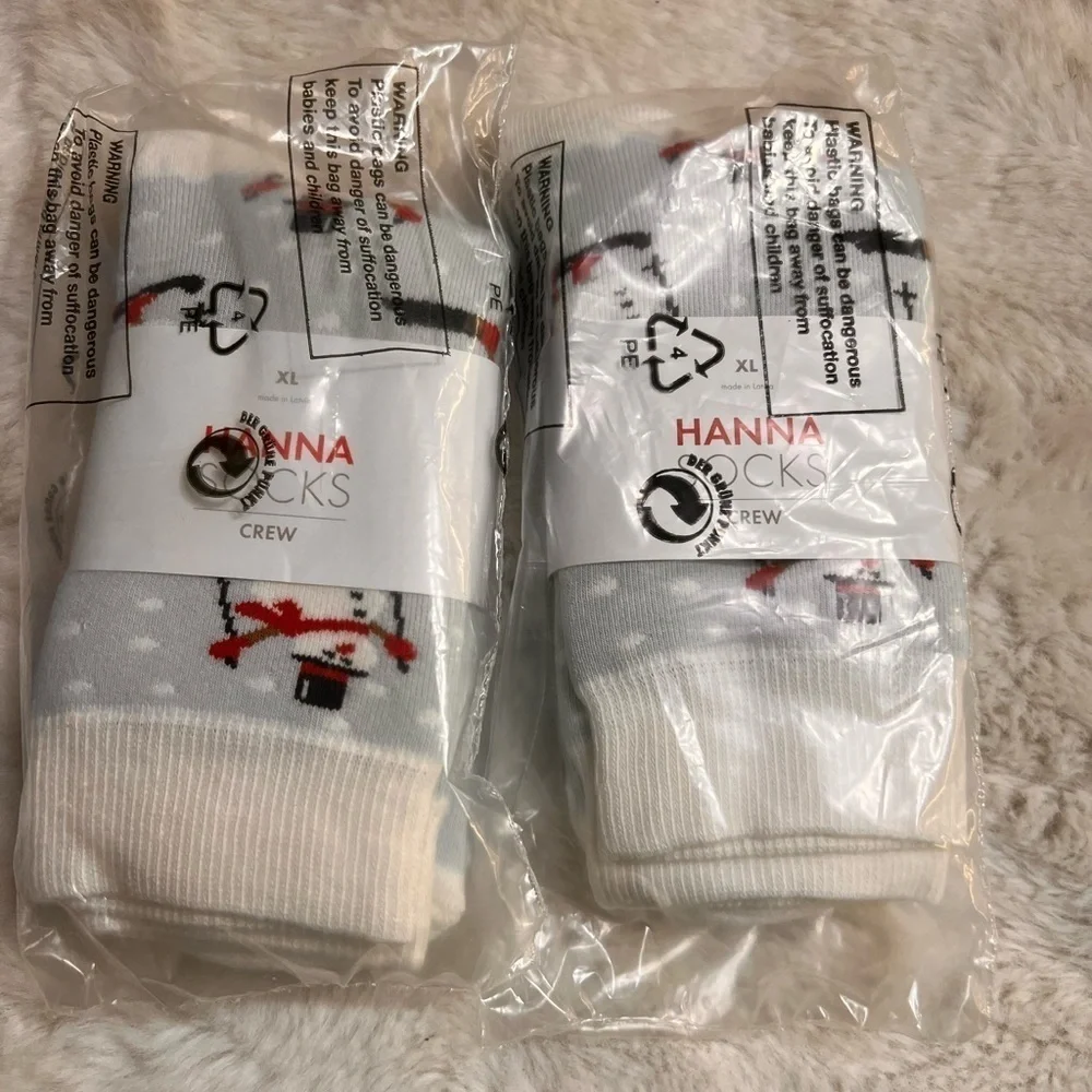 Hanna crew snowman socks youth size XL